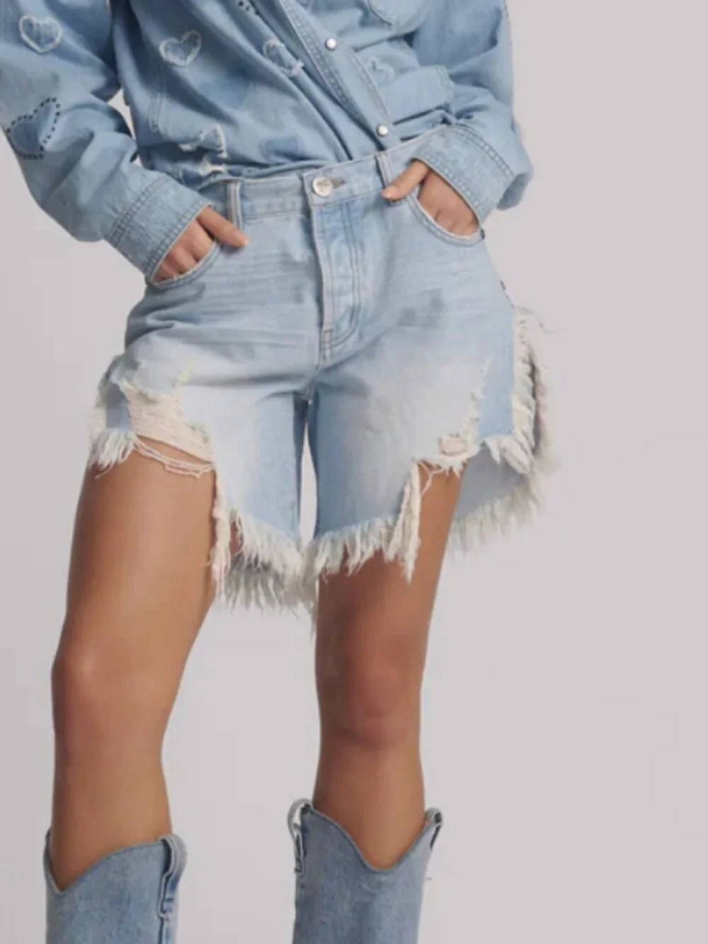 One Teaspoon Frankies low waist long length distressed denim shorts 🤍